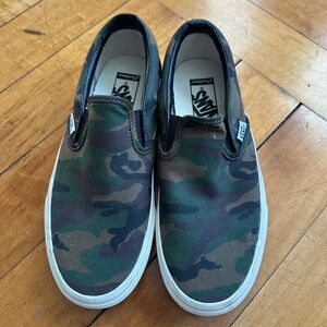 Vans Customs Camo Women’s Size 8